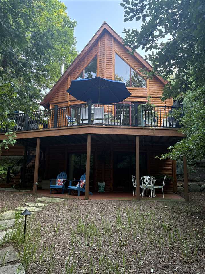 3743 Commodore Drive