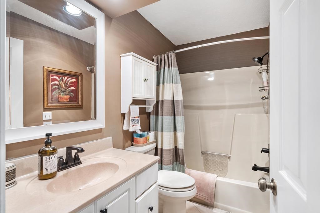 4000 Hemingway Pointe Club Drive Unit: Unit 64, Legal 36, Slip 46