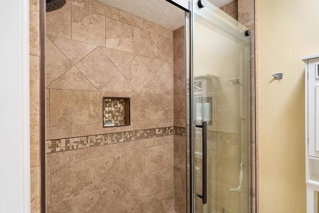 4000 Hemingway Pointe Club Drive Unit: Unit 64, Legal 36, Slip 46