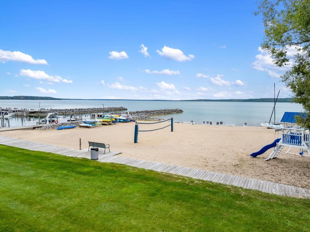 4000 Hemingway Pointe Club Drive Unit: Unit 64, Legal 36, Slip 46