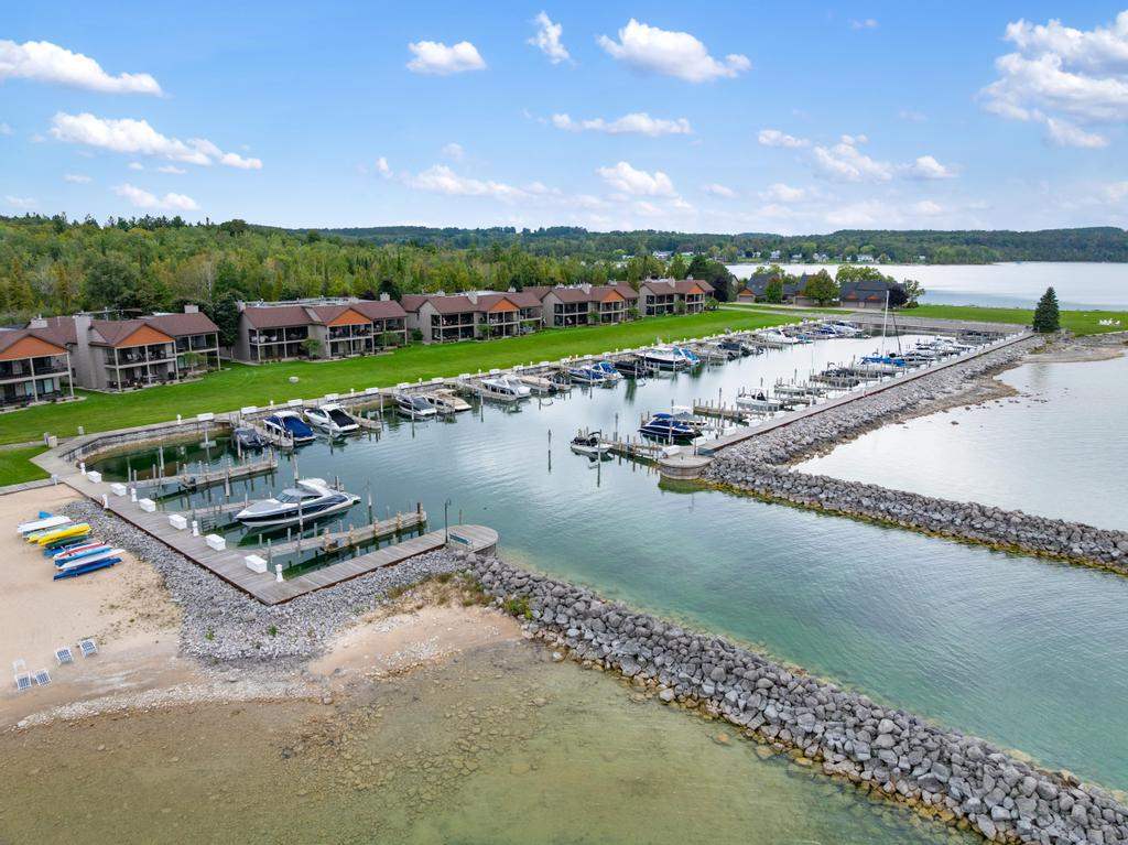 4000 Hemingway Pointe Club Drive Unit: 64