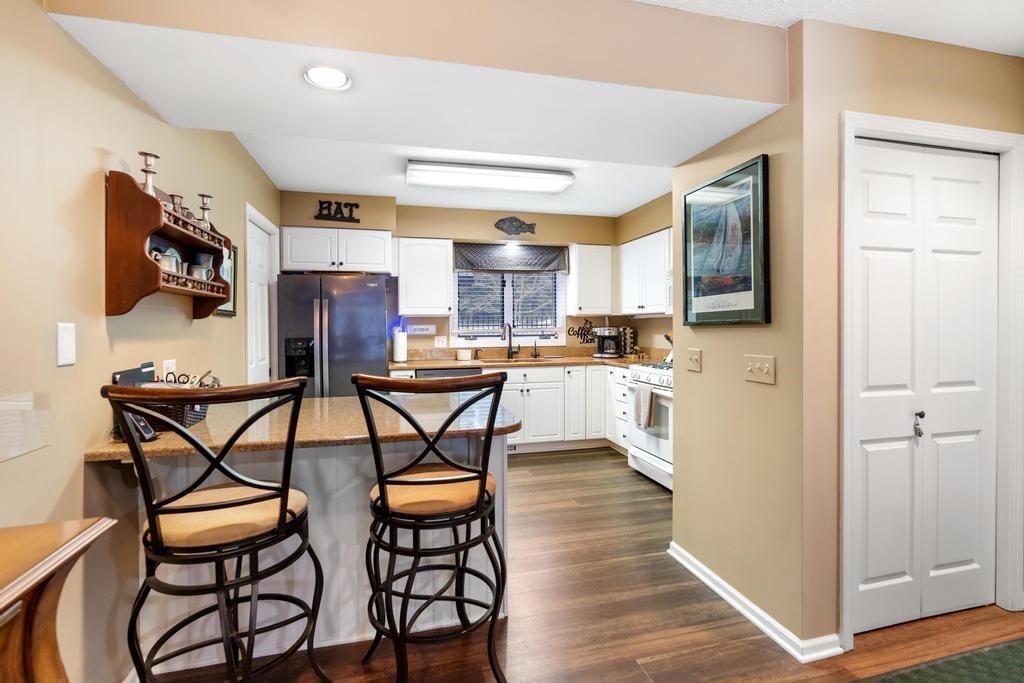 4000 Hemingway Pointe Club Drive Unit: Unit 64, Legal 36, Slip 46