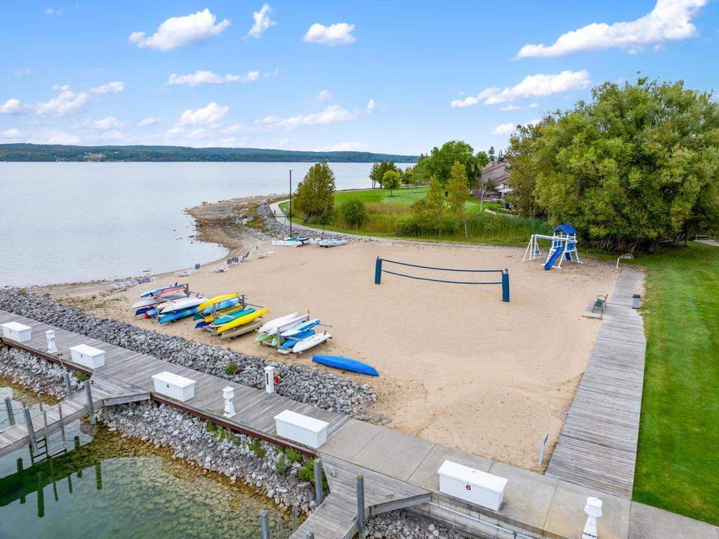 4000 Hemingway Pointe Club Drive Unit: Unit 64, Legal 36, Slip 46