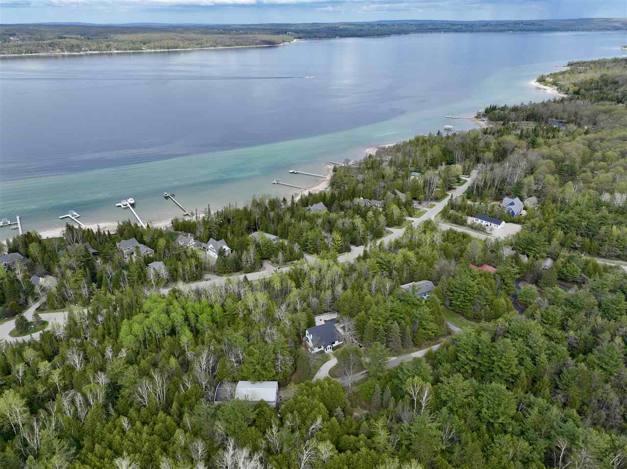 3877 Commodore Drive