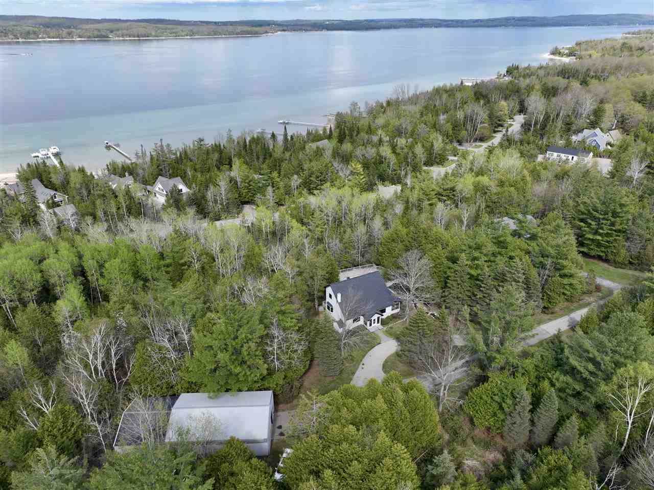 3877 Commodore Drive