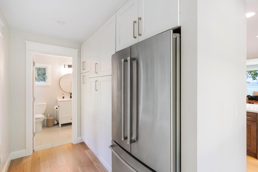 3312 Springwater Beach Road