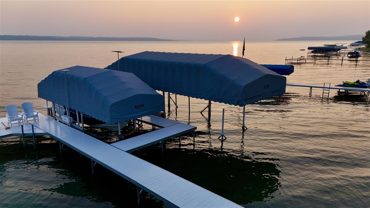 3312 Springwater Beach Road