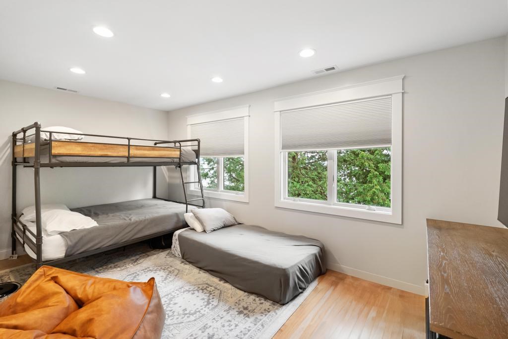 3312 Springwater Beach Road