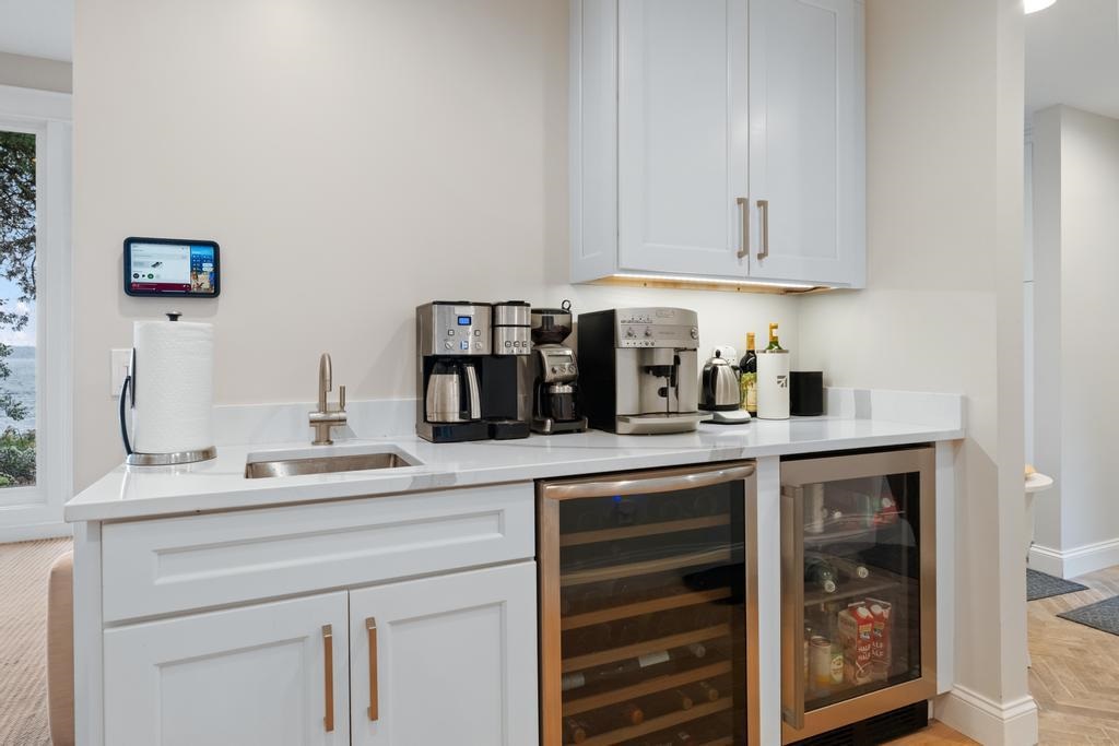 3312 Springwater Beach Road