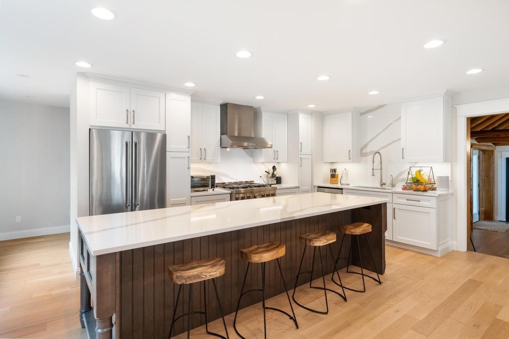 3312 Springwater Beach Road