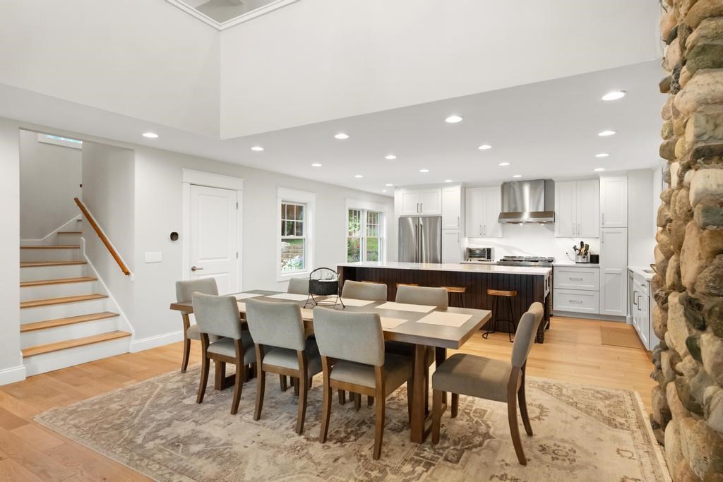 3312 Springwater Beach Road