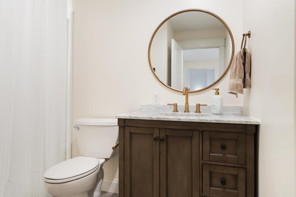 3312 Springwater Beach Road