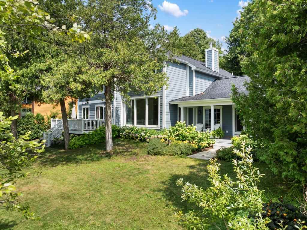 3312 Springwater Beach Road