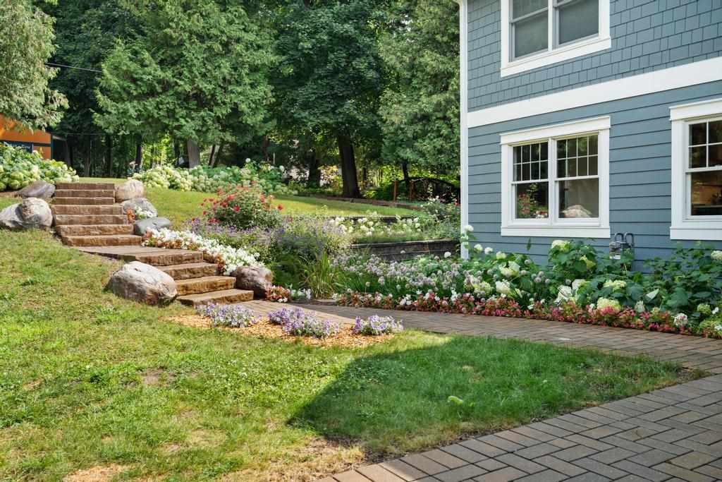 3312 Springwater Beach Road