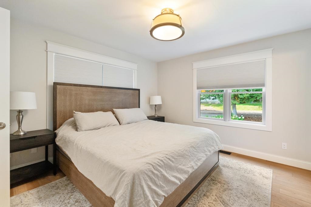 3312 Springwater Beach Road