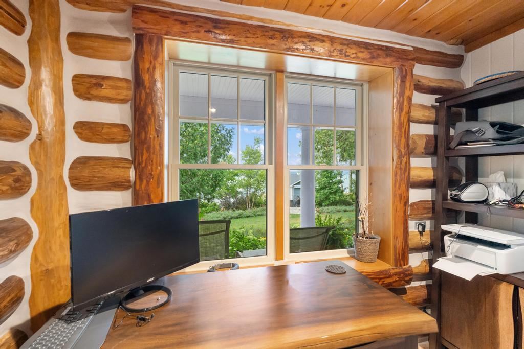 3312 Springwater Beach Road