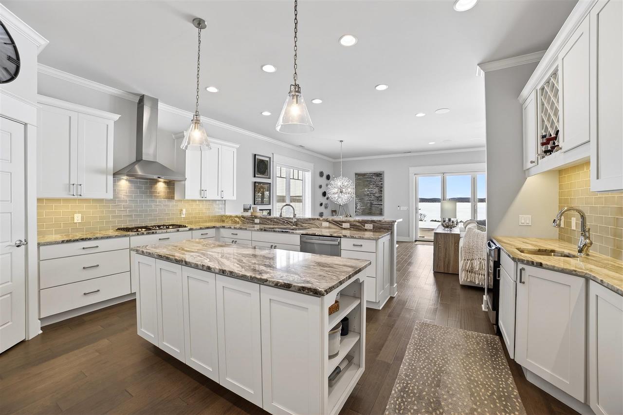 00924 Pointe Drive (pvt) Unit 49