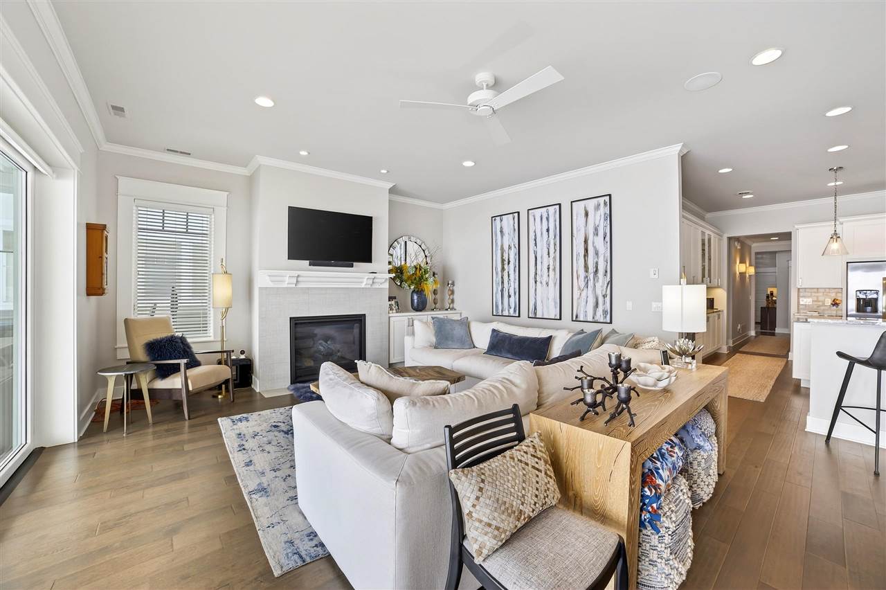 00924 Pointe Drive (pvt) Unit 49