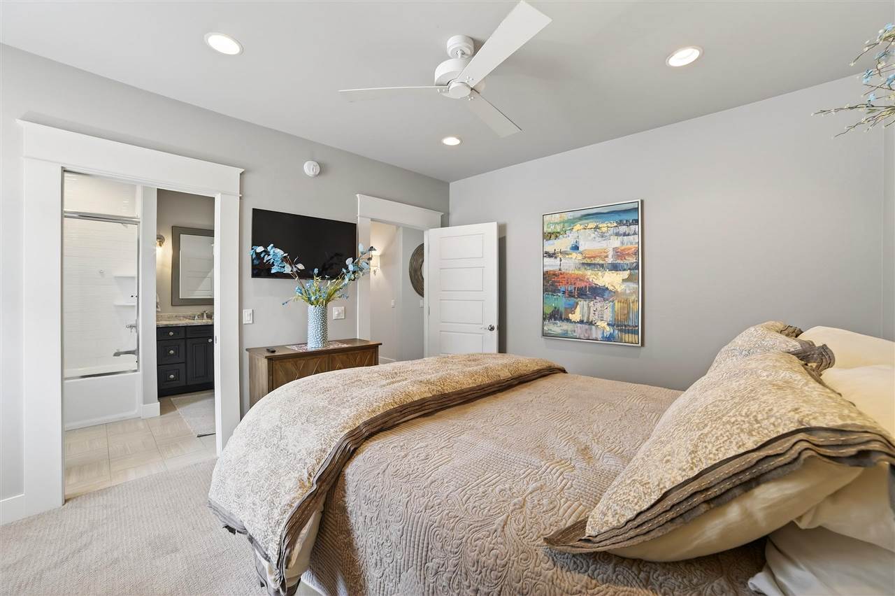 00924 Pointe Drive (pvt) Unit 49