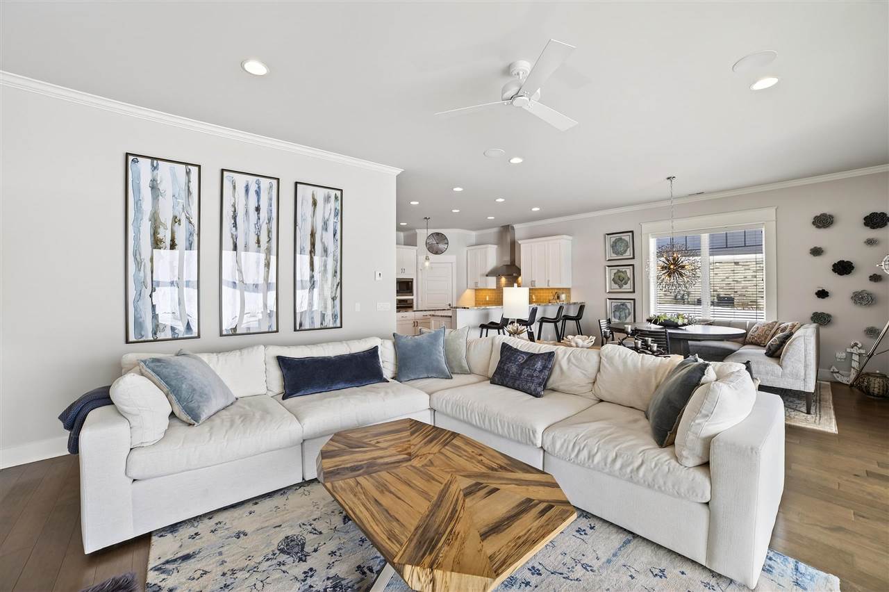 00924 Pointe Drive (pvt) Unit 49