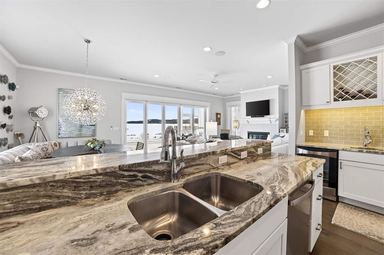 00924 Pointe Drive (pvt) Unit 49