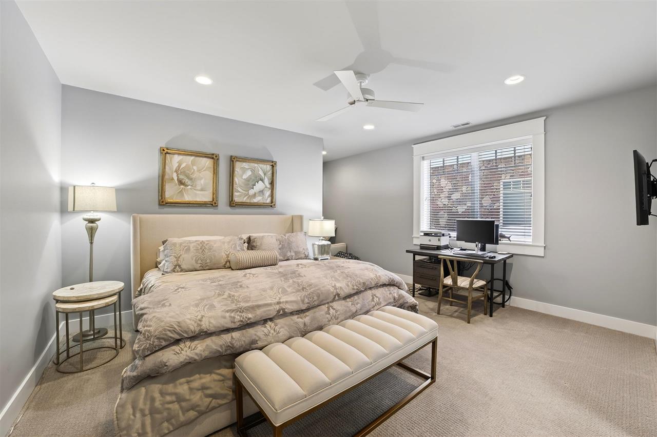 00924 Pointe Drive (pvt) Unit 49