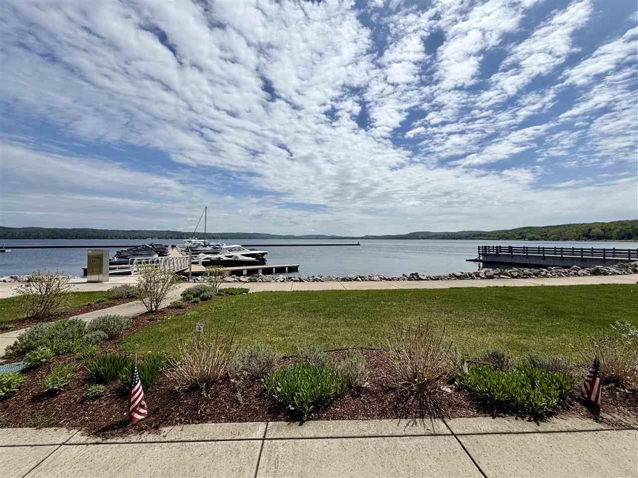 00924 Pointe Drive (pvt) Unit 49