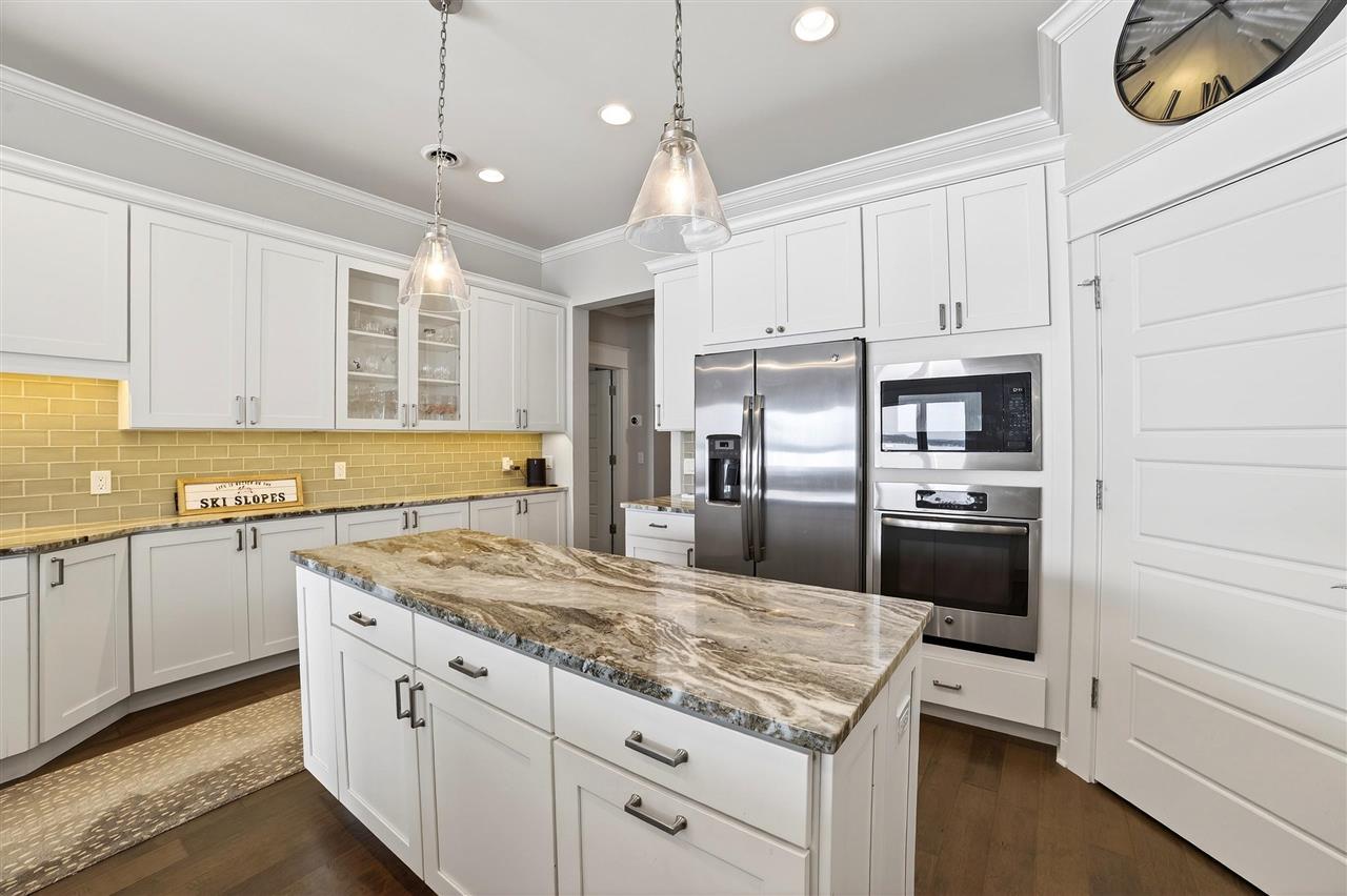 00924 Pointe Drive (pvt) Unit 49