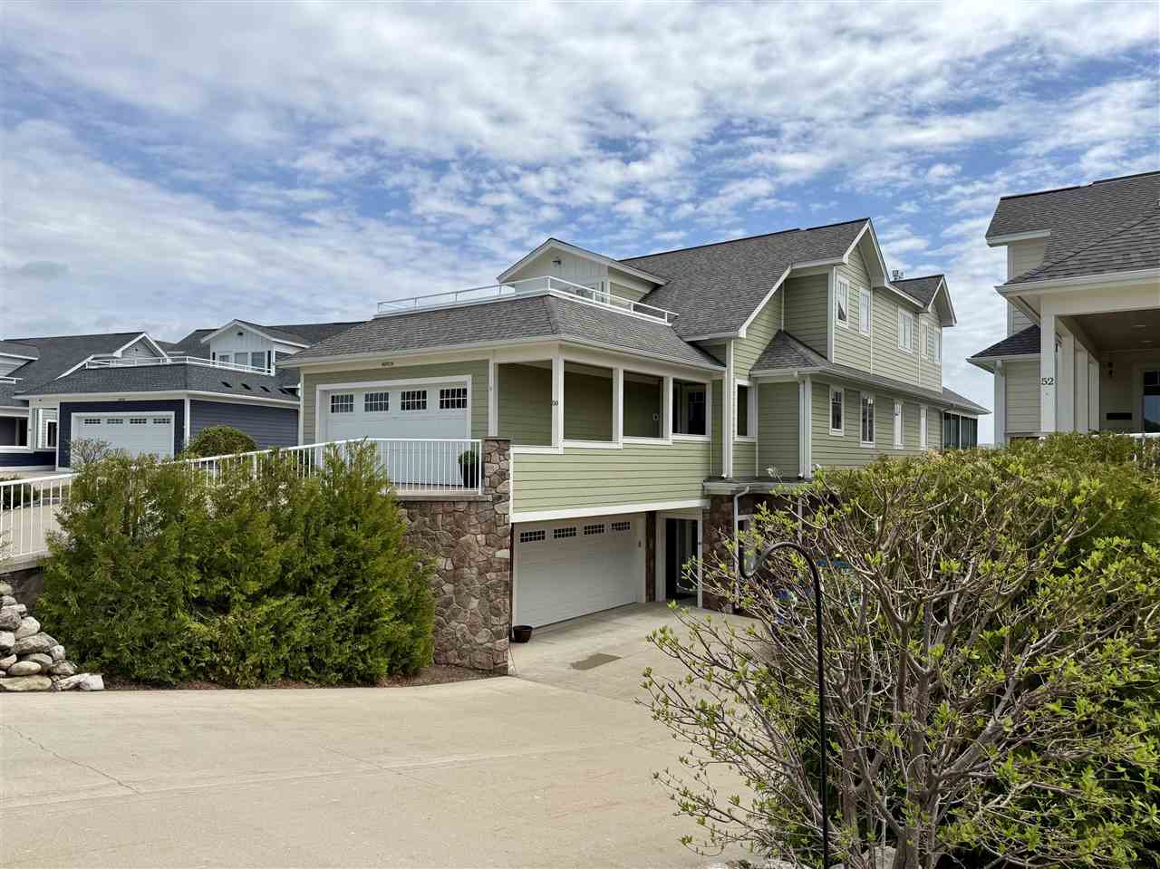00924 Pointe Drive (pvt) Unit 49