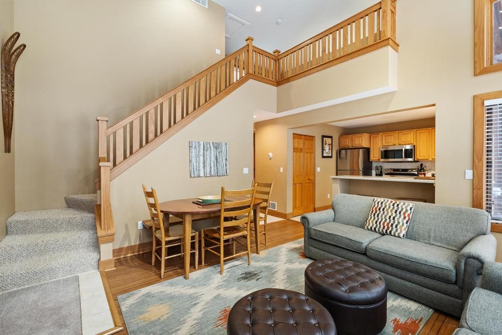 2136 Deerview Drive Unit: 62