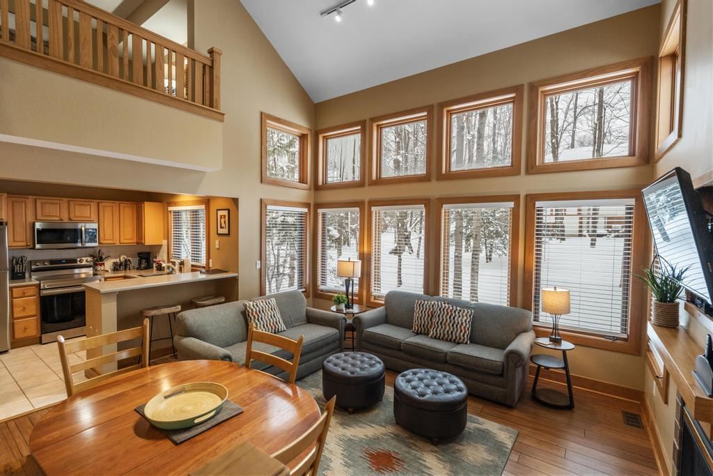 2136 Deerview Drive Unit: 62