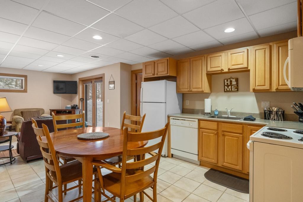2136 Deerview Drive Unit: 62