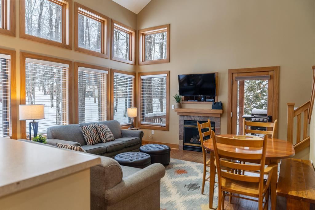 2136 Deerview Drive Unit: 62