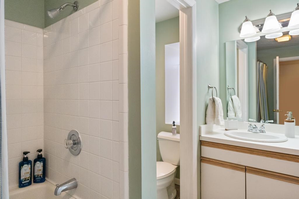 6 W Main Street Unit: Unit 1