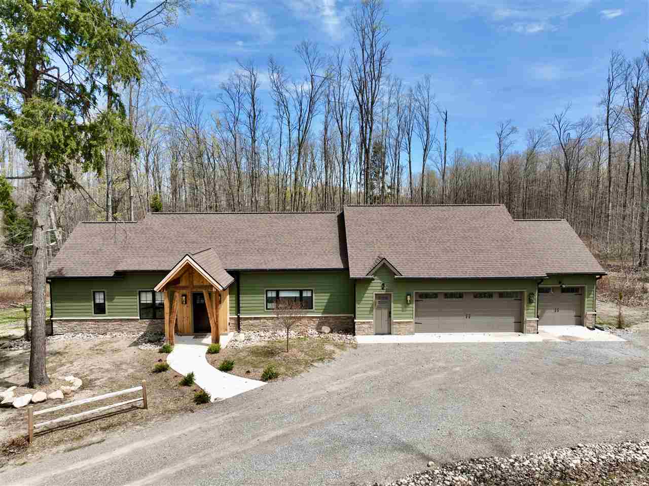895 High Pines Trail