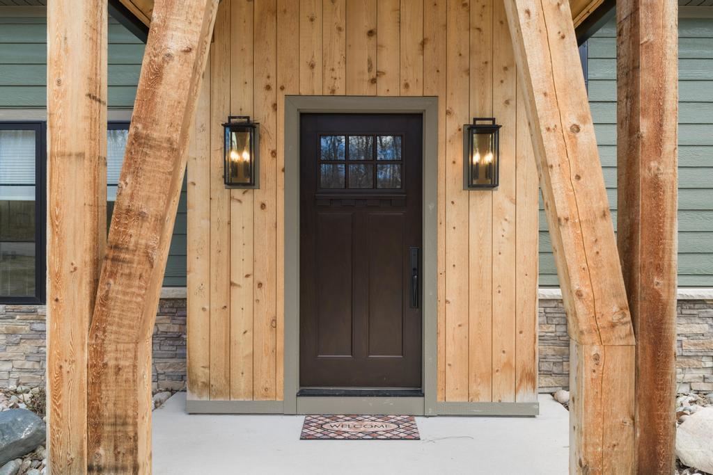 895 High Pines Trail