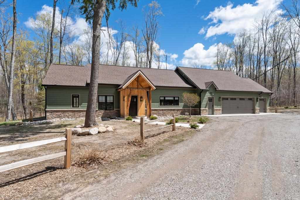 895 High Pines Trail