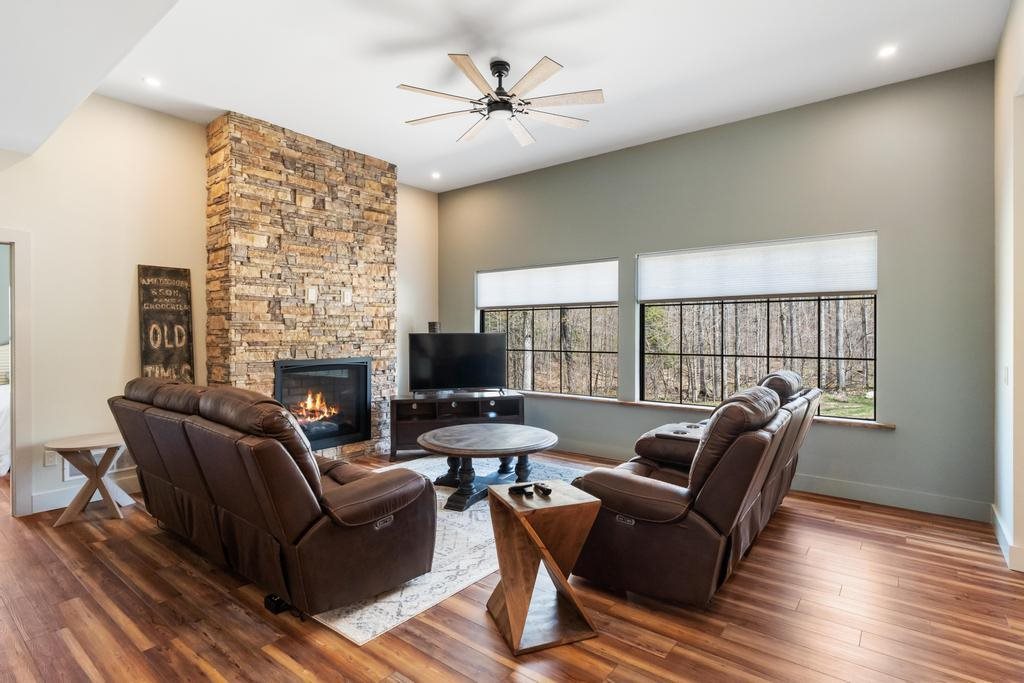 895 High Pines Trail