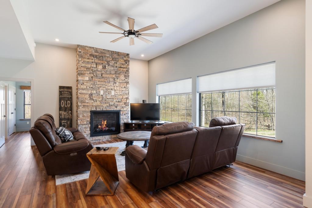 895 High Pines Trail