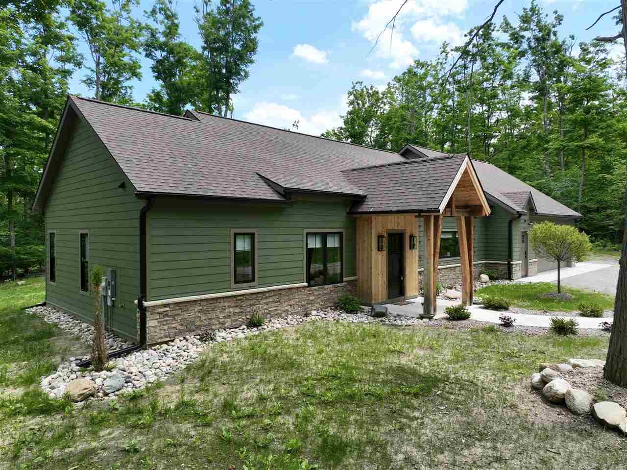 895 High Pines Trail