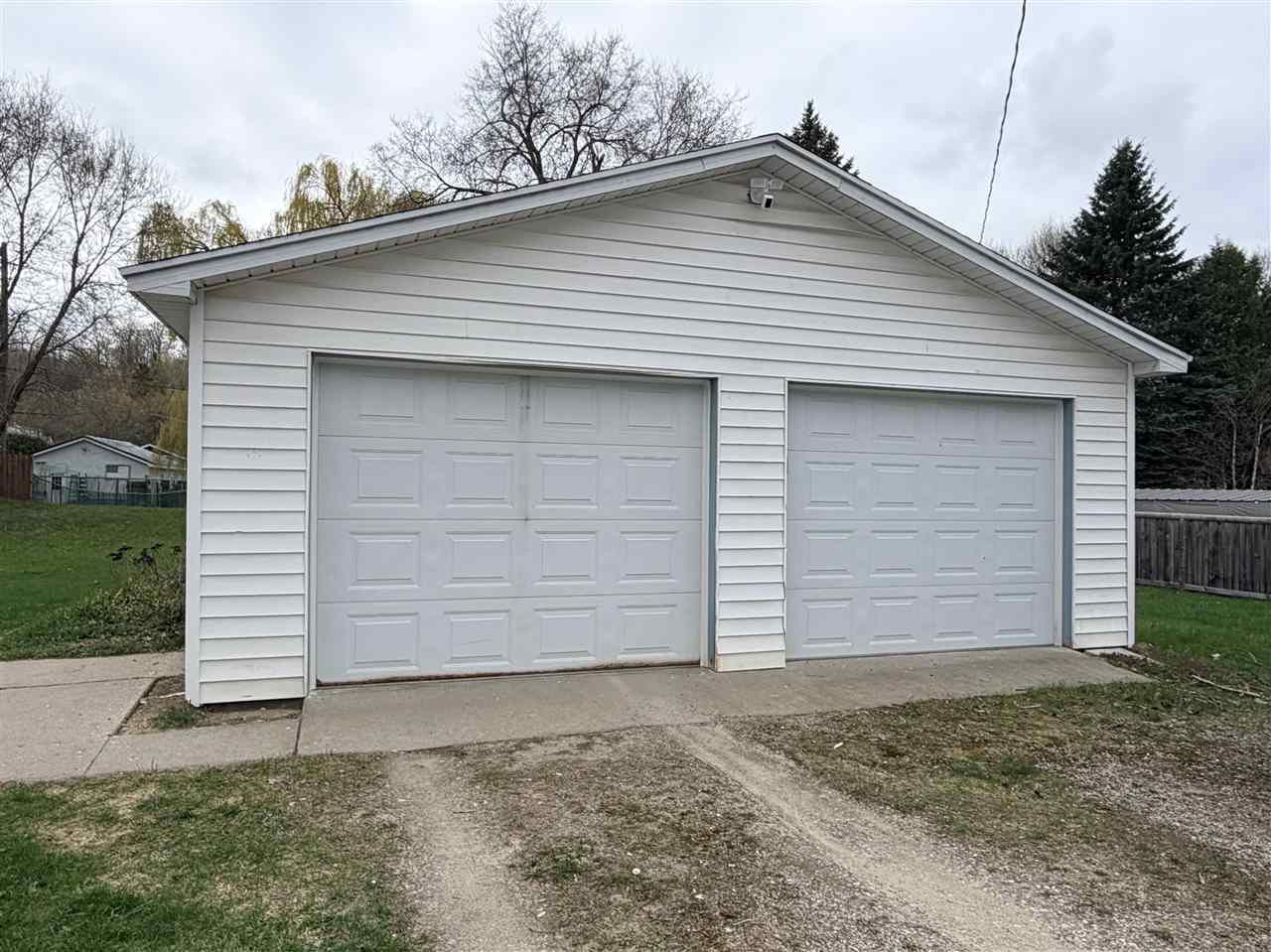 121 W Division Street