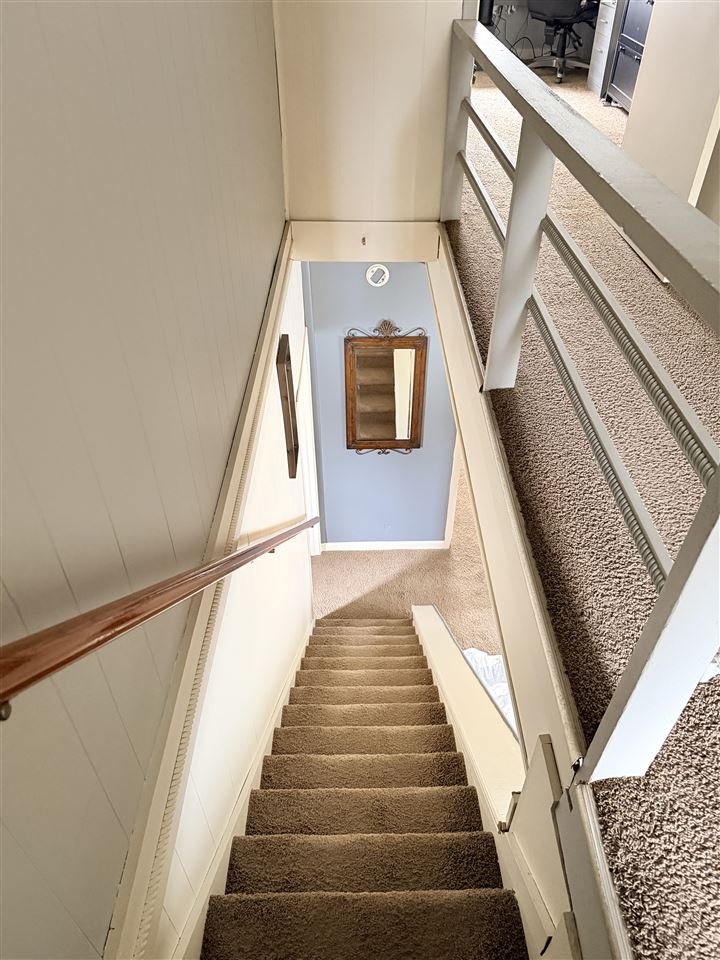 121 W Division Street