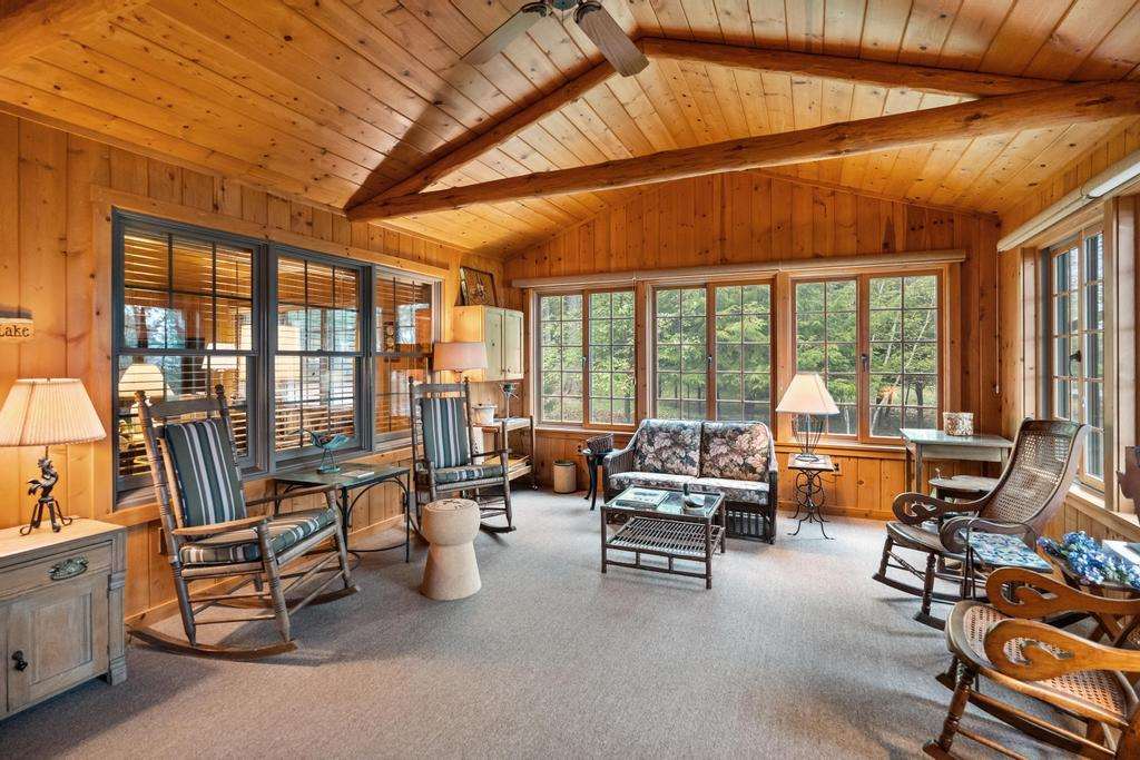 353 E Shadow Trails Road