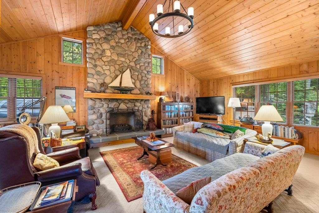 353 E Shadow Trails Road