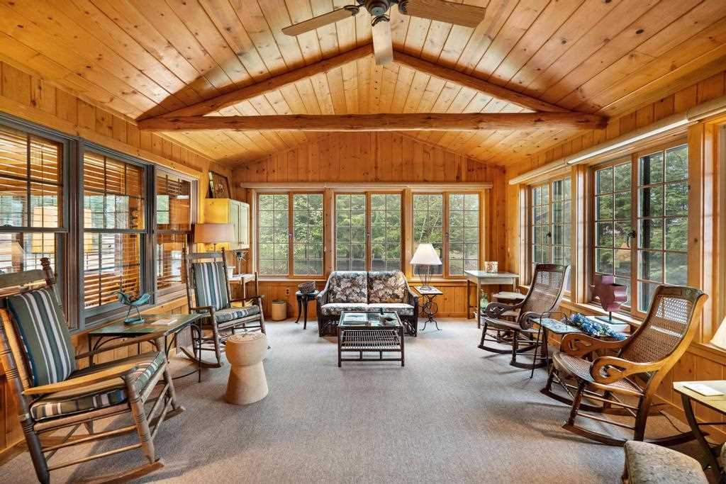 353 E Shadow Trails Road