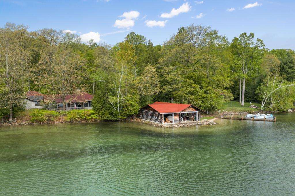 353 E Shadow Trails Road