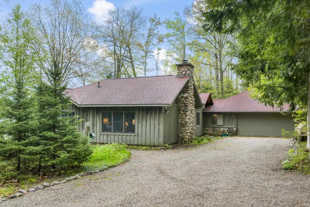 353 E Shadow Trails Road