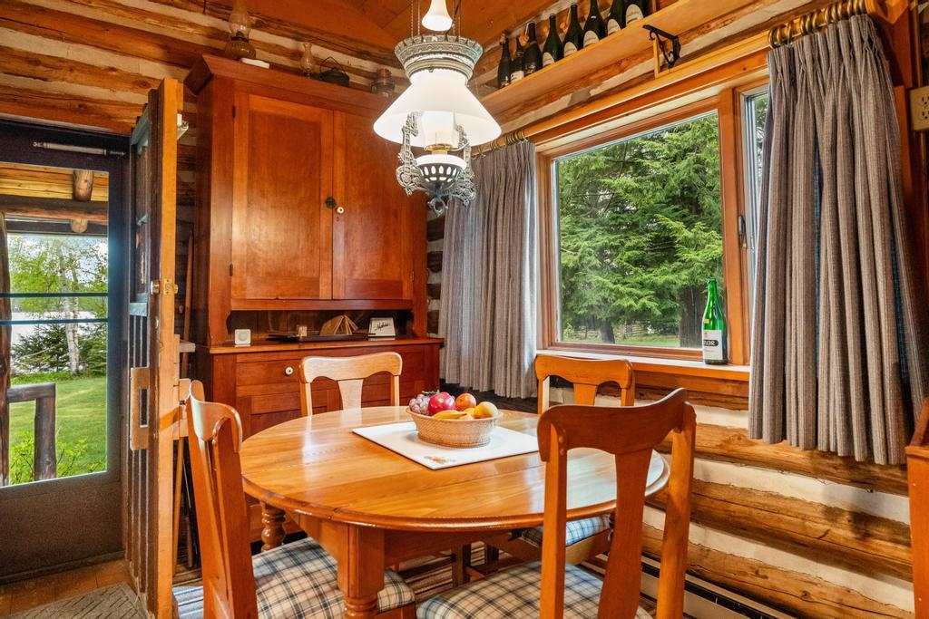 325 E Shadow Trails Road