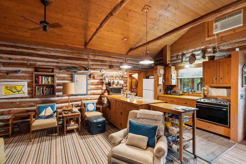 325 E Shadow Trails Road