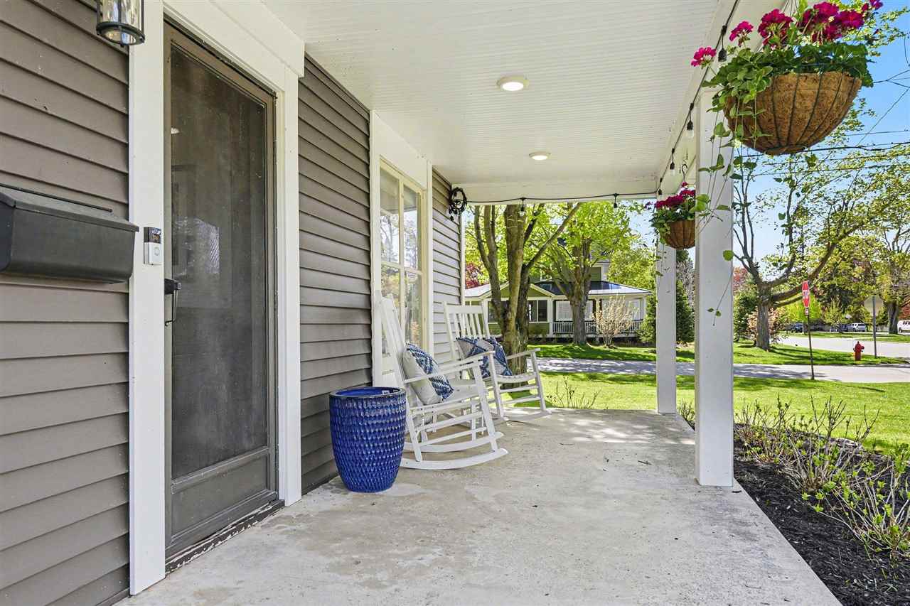 220 W Hurlbut Avenue